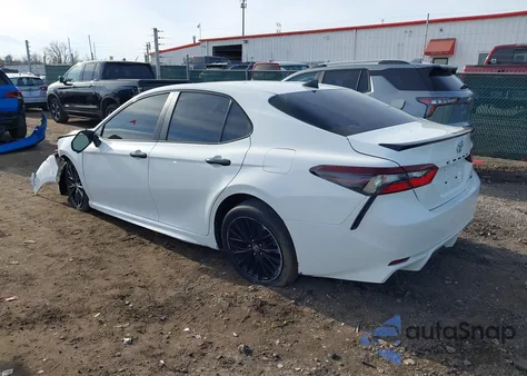 2021 Toyota Camry Se Nightshade Edition z USA, uszkodzony, nr VIN 4T1G11AK5MU421336